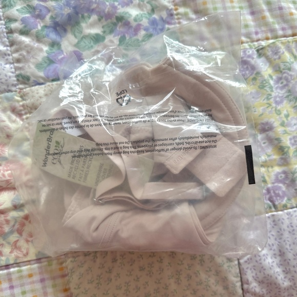 Wonderbra Side and Back Smoothing Underwire Bra, 38 B, blush/flesh coloured, NWT - Picture 5 of 5